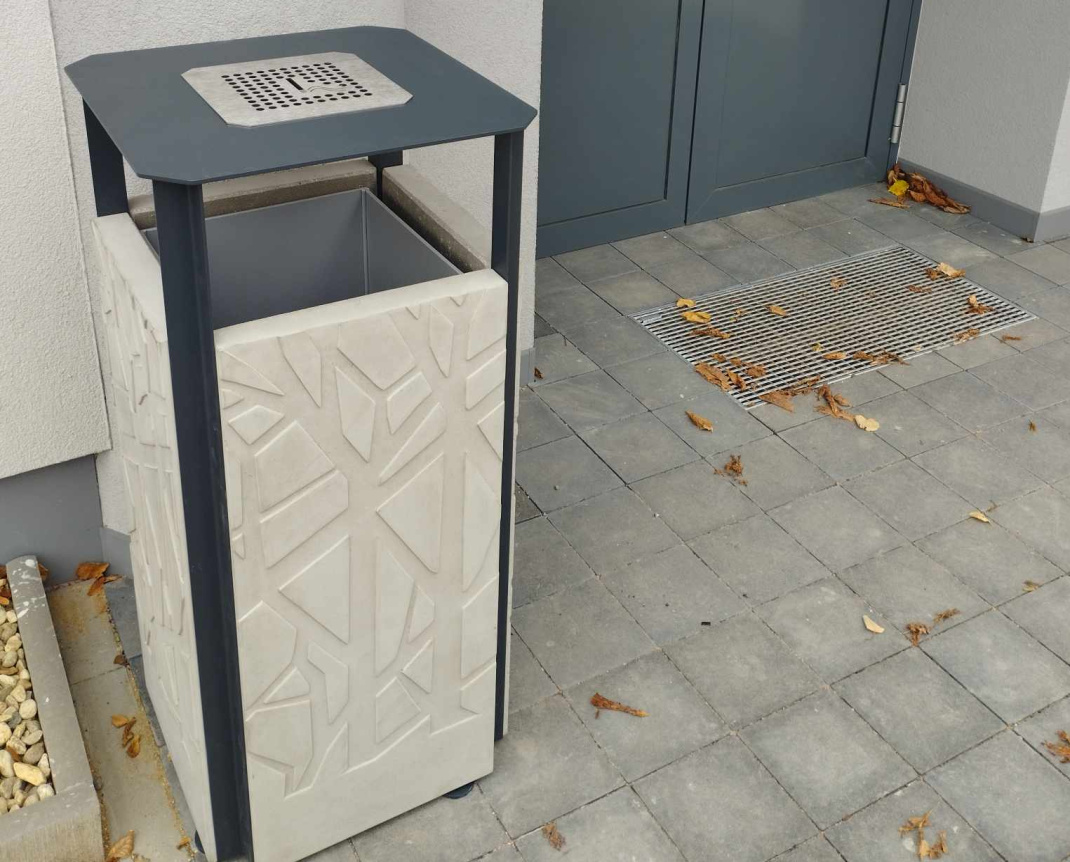 Odpadkový koš KOBE Zámek Valeč