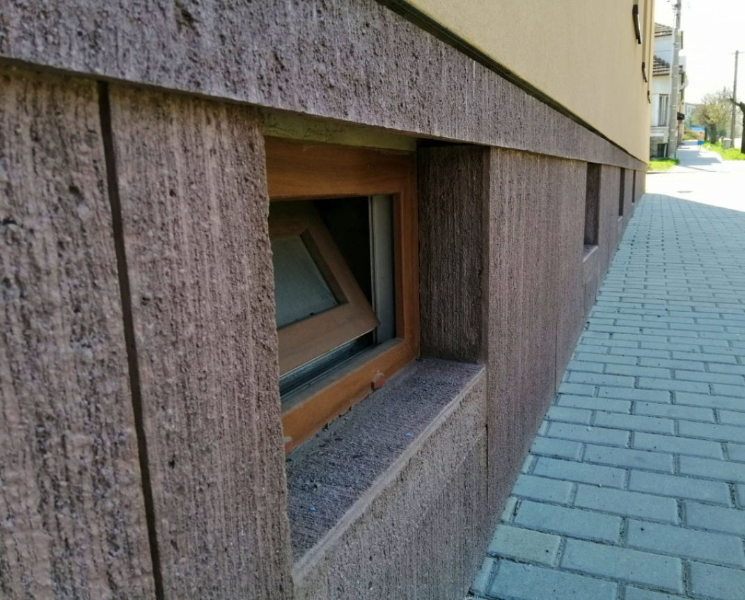 Soklová deska Třebíč