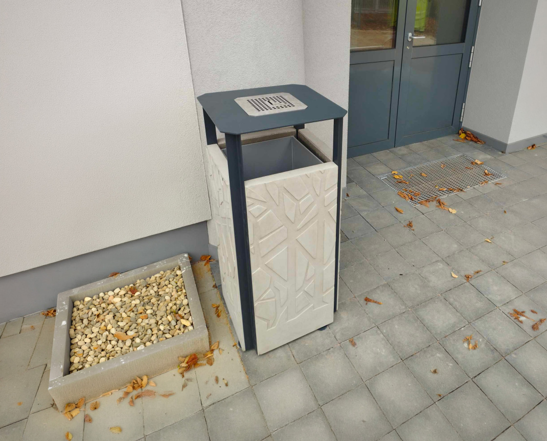 Odpadkový koš KOBE Zámek Valeč